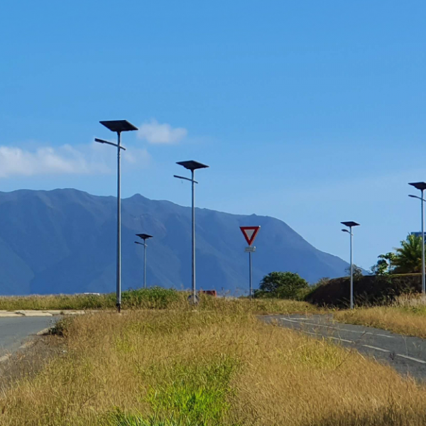 Installation d’un éclairage public solaire sur le giratoire de Bel Air- Zone VKP